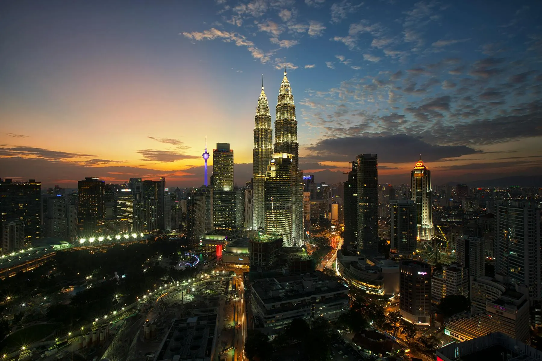 Premium escorted Malaysia city expedition at sunset